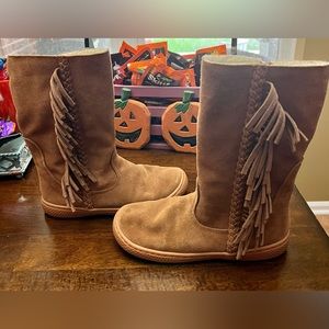 Livie and Luca tall moccasin boot with fringe Girls size 3